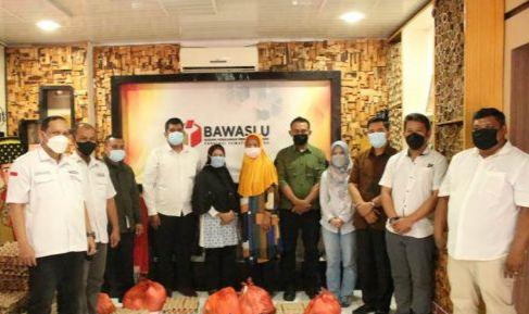 Bawaslu Sumut Gelar Baksos Dalam Rangka HUT RI ke-76