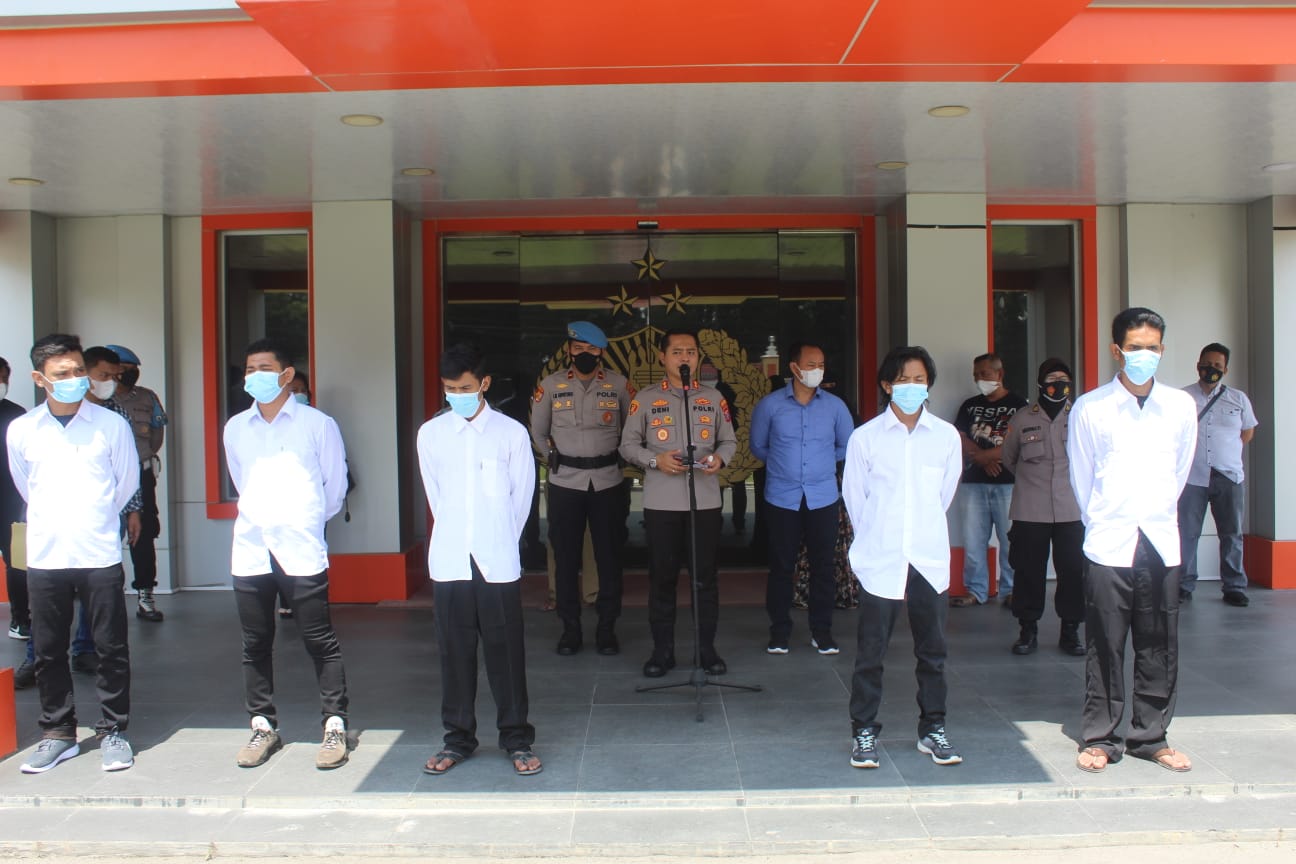 Bekerjasama BRSKPN Insyaf Pamardi Putra, Kapolres Labuhanbatu Lepas 5 Pecandu Narkotika