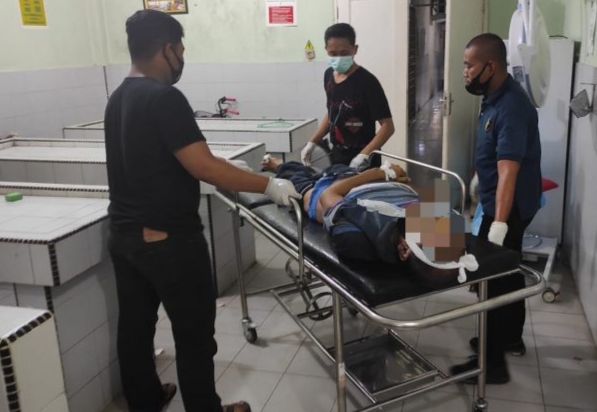 Pria Tanpa Identitas Terjun Bebas Dari Fly Over Amplas