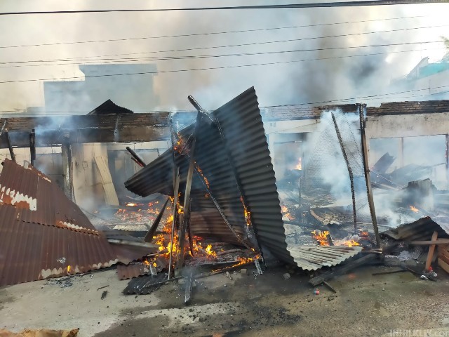 Ratusan Kios di Pajak Lama Perbaungan Terbakar