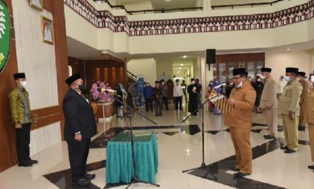 Bupati Tapsel Lantik 30 Pejabat di Lingkungan Pemkab Tapsel