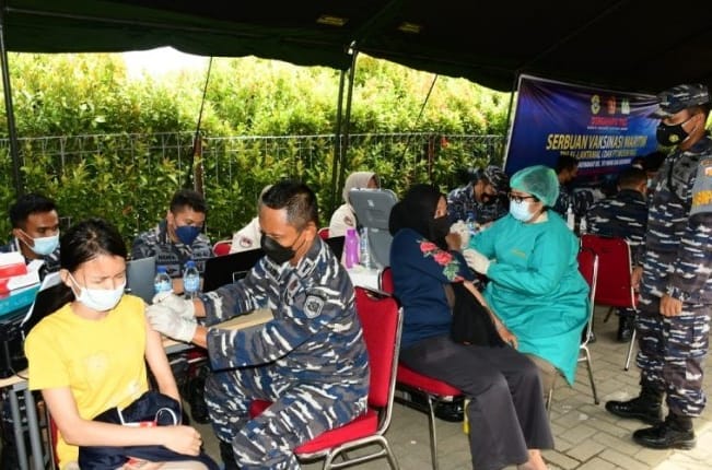 500 Warga di Sekitar PT Musimas Martubung Terima Vaksin Lantamal I 