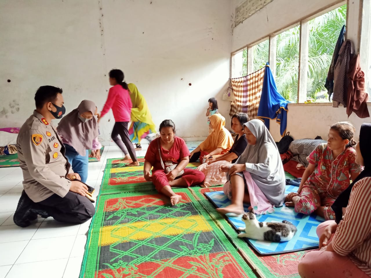 Kapolres Langkat Pantau Korban Banjir & Kasih Batuan 
