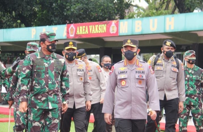 Panglima TNI & Kapolri Tinjau Vaksinasi di Sumatera Utara 