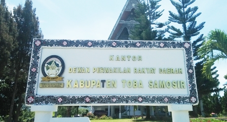 6 Fraksi Anggota DPRD Toba Setujui APBD 2022 Sebesar Rp.1.069.777.109.094