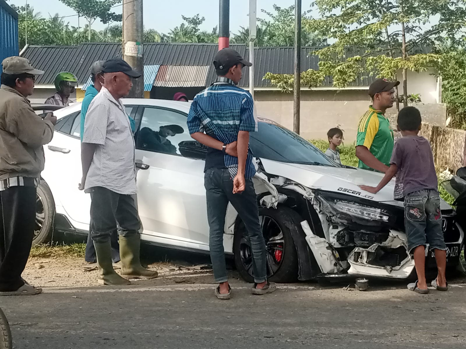 Braakk ..!! Honda Civic Rinsek Hantam Bemper Tangki