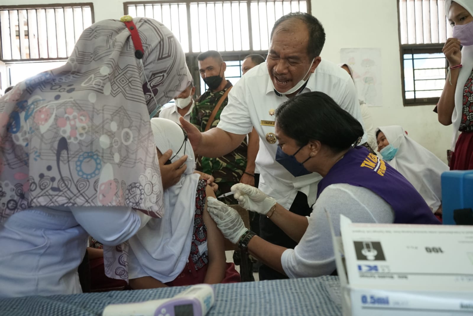 Wakil Bupati Asahan Tinjau Pelaksanaan Vaksinasi Usia 6-11 Tahun