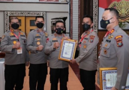 Paling Kreatif Dalam Vaksinasi, Kapolres Tanjungbalai Dapat Piagam Penghargaan Dari Kapolda Sumut 