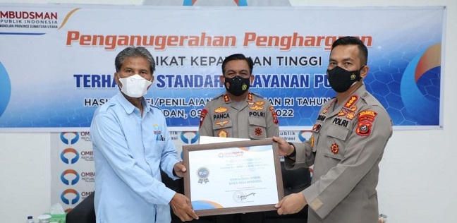 Didampingi Kapolda, Kapolres Deliserdang Raih Penghargaan  Pelayanan Publik Dari Ombudsman RI