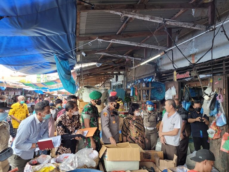 Bupati Bersama Kapolres Karo Dan Forkopimda Sidak Ketersediaan Minyak Goreng di Pasar Kabanjahe