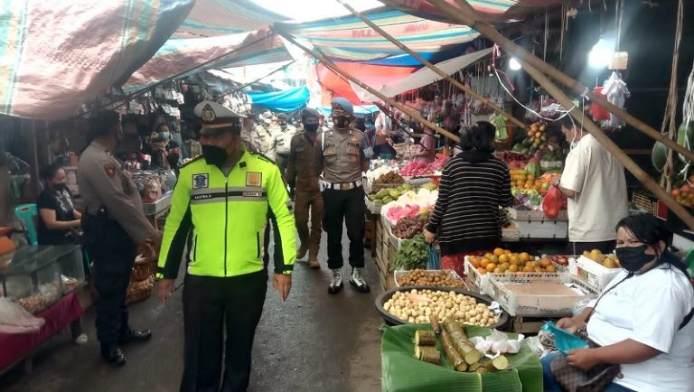 Polres Tanah Karo Gelar Operasi Yustisi di Pusat Pasar Kabanjahe