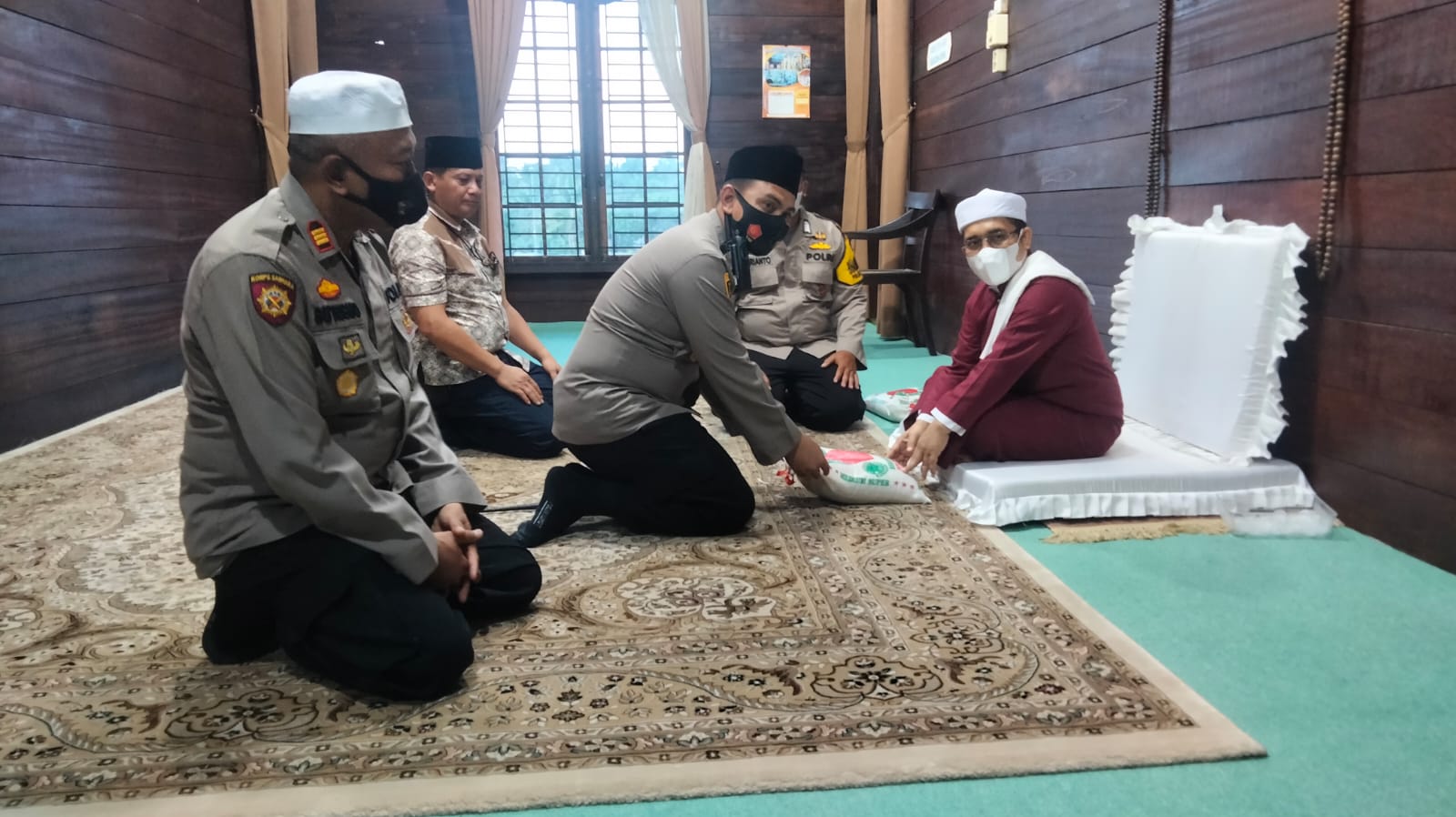 Kapolda Sumut & Wakapolda Kunjungi Tuan Guru Besilam 