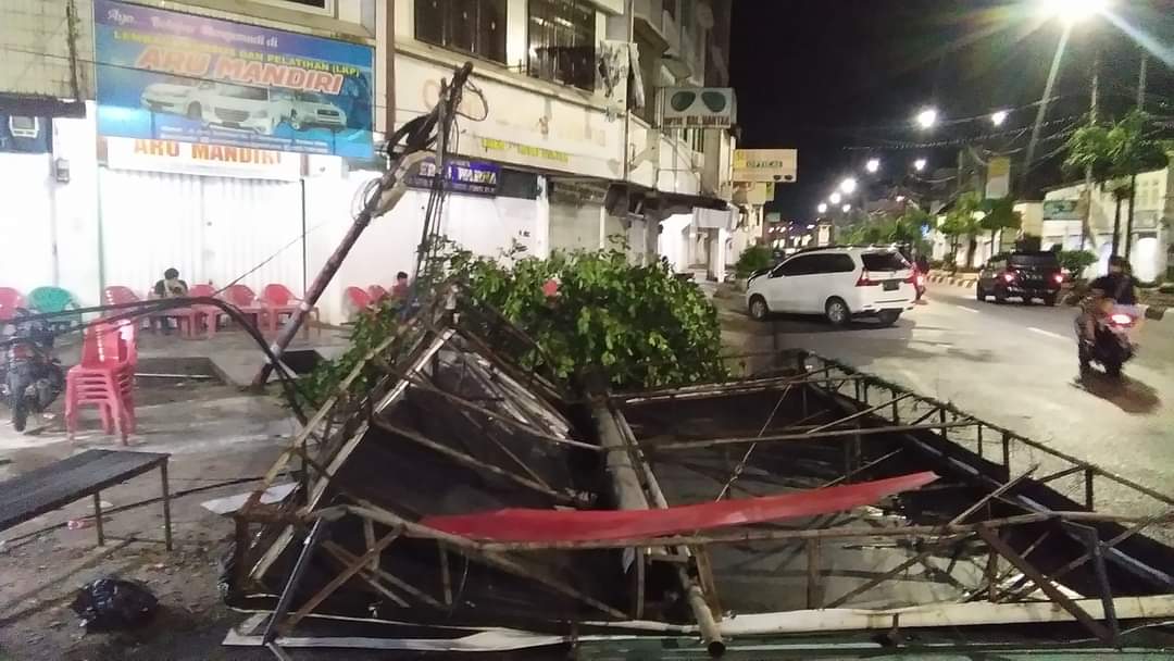 Belasan Rumah Rusak Diterjang Puting Beliung