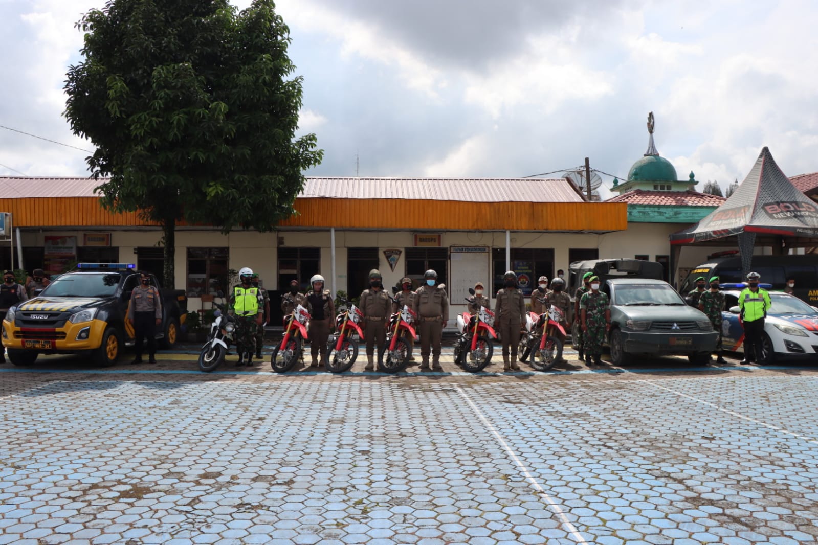 TNI-Polri Sinergi Laksanakan Patroli Pengamanan Gereja Skala Besar Hari Paskah