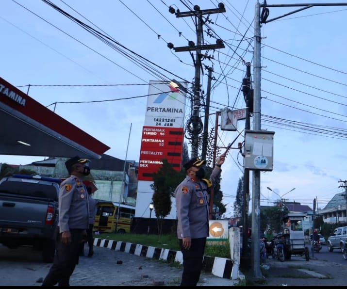 Kapolres Tanah Karo Tinjau Langsung Lima Titik Lokasi Rawan Kemacetan Di Jalur Lintas Berastagi- Kabanjahe