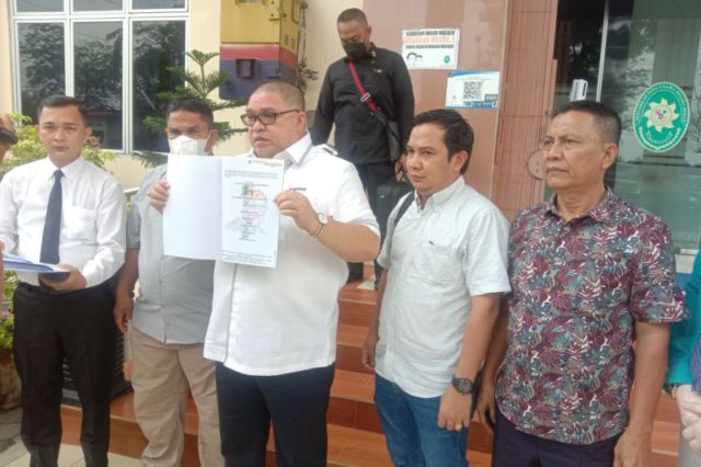 Razman Arif, kuasa hukum Ali Sutan Harahap.