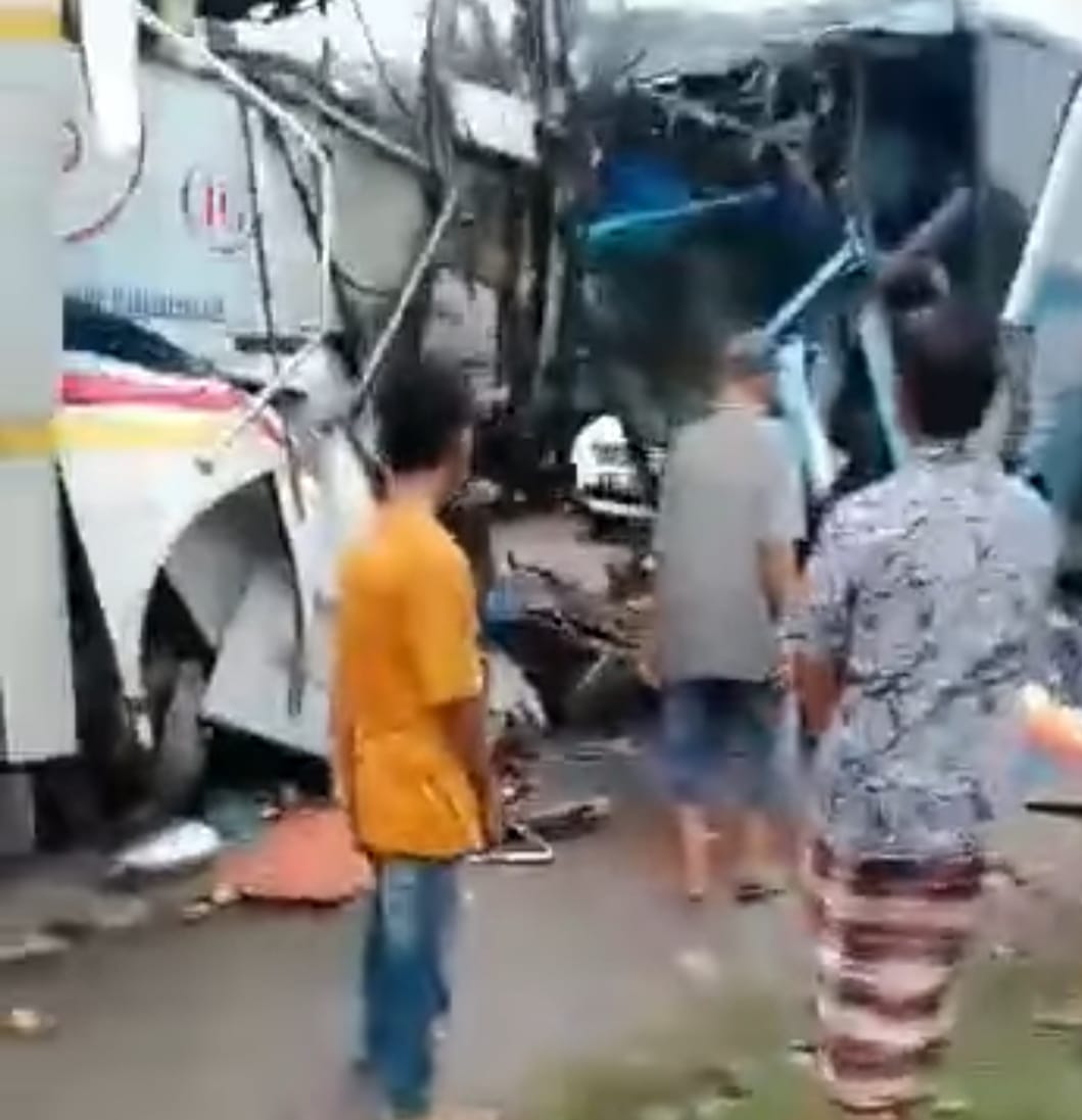 Bus PMS VS Bus PMH Adu Kuat, 7 Orang Dikabarkan Meninggal Dunia