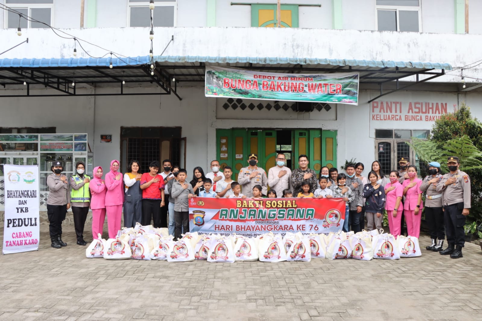 Polres Tanah Karo Laksanakan Kegiatan Bakti Sosial Dan Bantuan Sosial Polri