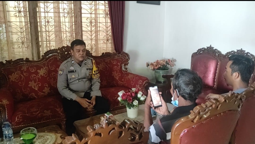 Terpisah Selama 30 Tahun, Aiptu Haris Fadillah Akhirnya Pertemukan Kakek Dengan Keluarganya