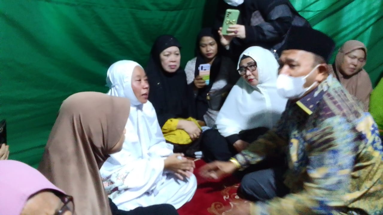 Plt Bupati Langkat Takziah ke Rumah Duka Korban Lakalantas KAI