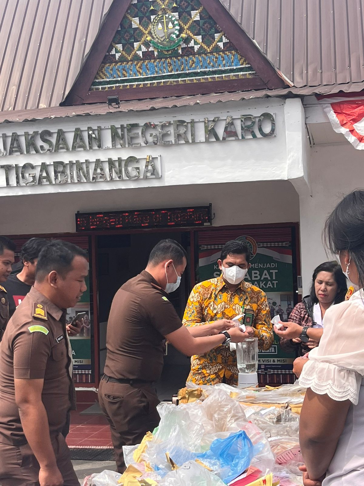 Kacabjari Karo Cabang Tiga Binanga Lakukan Pemusnahan Barang Bukti