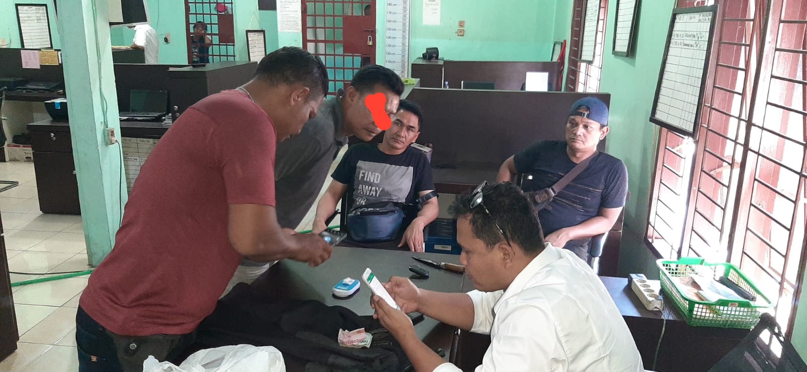 Nekad Melintas Depan Kantor Polisi, Pengedar Narkoba Dibawa ke Sel 