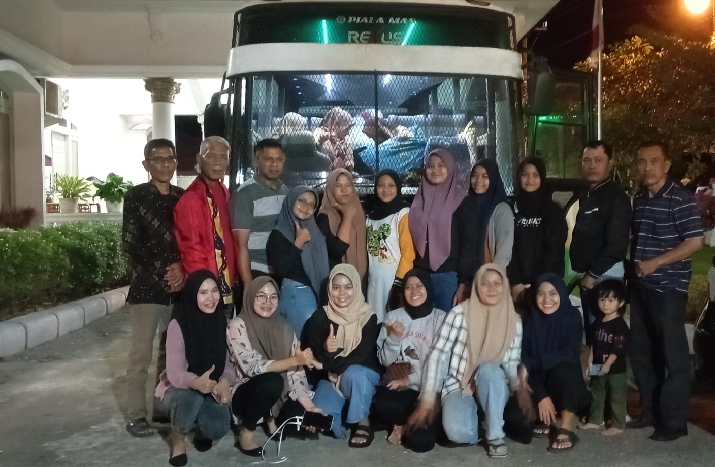 Raih Juara Di Final Zona II, PBVSI Berangkatkan Tim Putri Tour ke Pantai Sergai