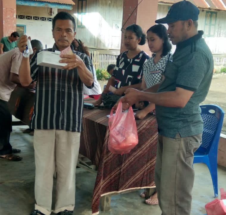 Pemdes Desa Kuta Buara Bagikan BLT Masker Dan Hand Sanitezer