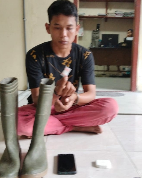Tekab Polsek Besitang Borgol Pengedar Sabu