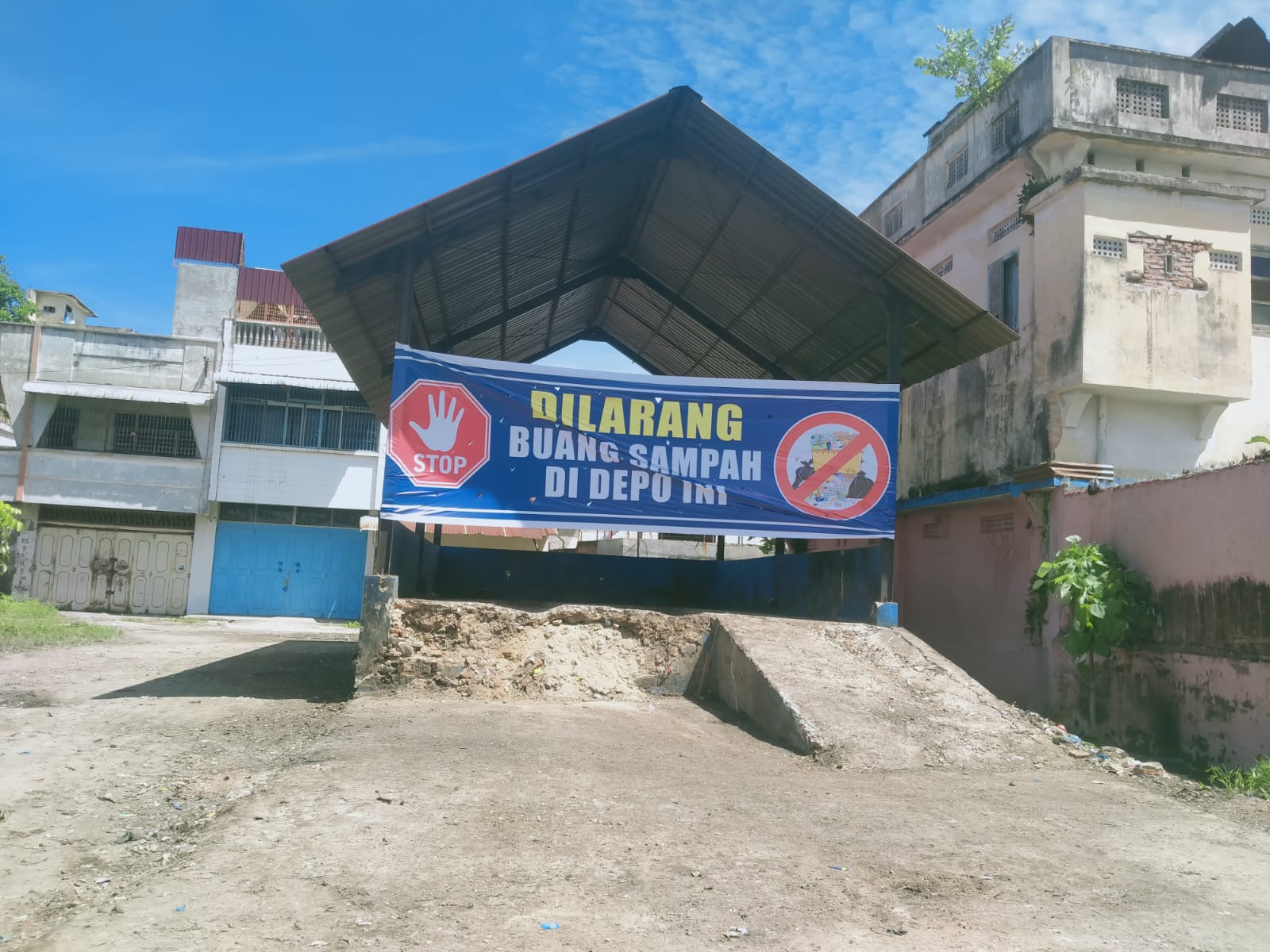 Diberitakan Masalah Sampah, Plt Kadis Lingkungan Hidup Blokir Nomor HP Wartawan