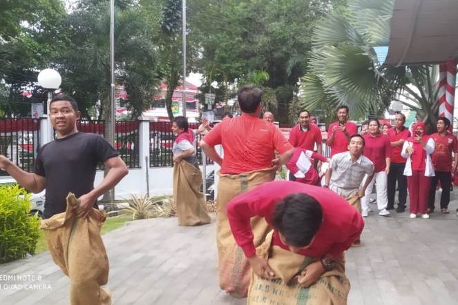 Semarakkan HUT RI ke-77, Sekretariat DPRD Medan Gelar Berbagai Perlombaan