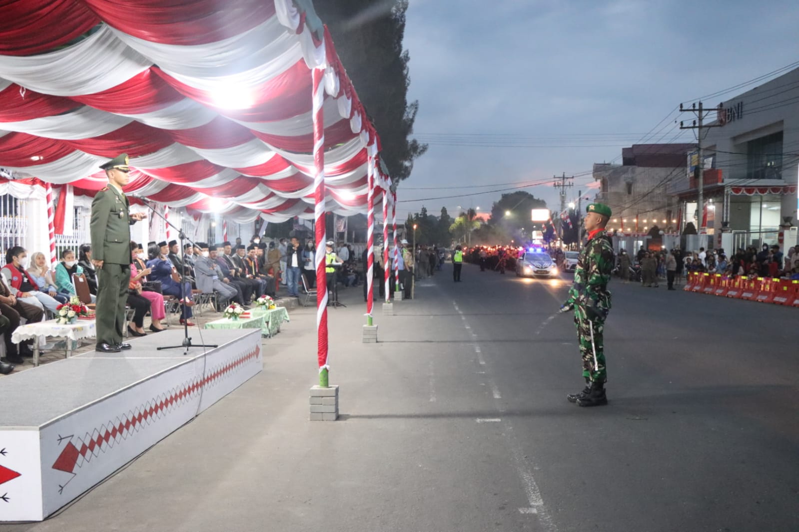Songsong Hari Kemerdekaan RI ke 77, Masyarakat Karo Melaksanakan Pawai Obor.