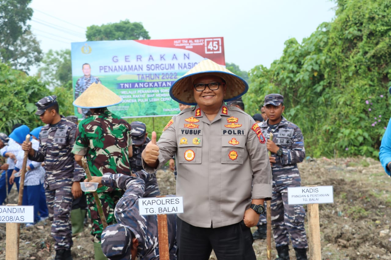 Kapolres Tanjungbalai Hadiri Gerakan Penanaman Sorgum Nasional Tahun 2022 TNI Angkatan Laut