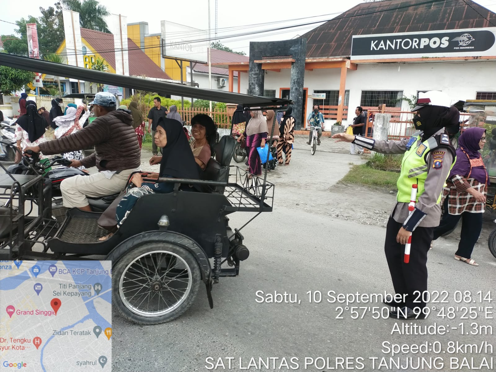 Satlantas Polres Tanjungbalai Pengamanan BLT BBM di Kantor Pos 
