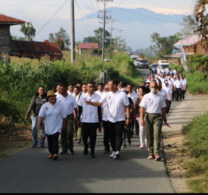 Meningkatkan Kebersamaan, Pemkab Karo & Forkopimda Gelar Jalan Santai