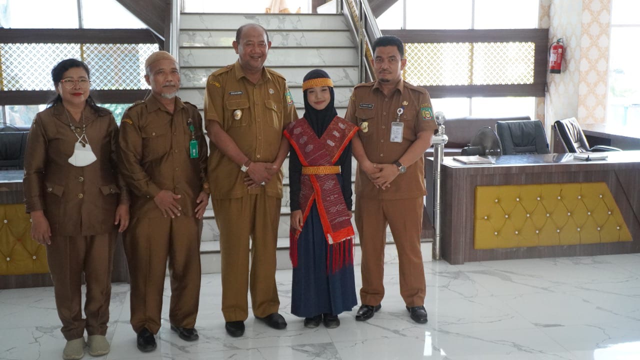 Muti Hardita Siswi SMPN 3 Babalan Mengikuti lomba FLS2N Tingkat Nasional