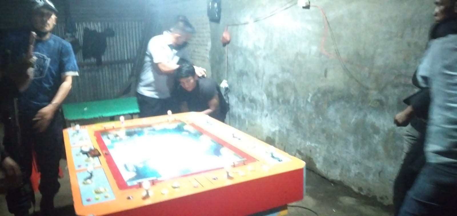 Kapolsek Pancurbatu Terjun Langsung Gerebek Judi Tembak Ikan