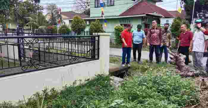 Kerap Kebanjiran, Ketua DPRD Medan Kunjungi Jalan Jaya dan Komplek Pemda