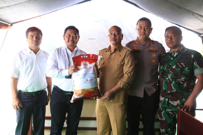 PLN Peduli Serahkan Bantuan untuk Masyarakat Korban Gempa di Kabupaten Tapanuli Utara