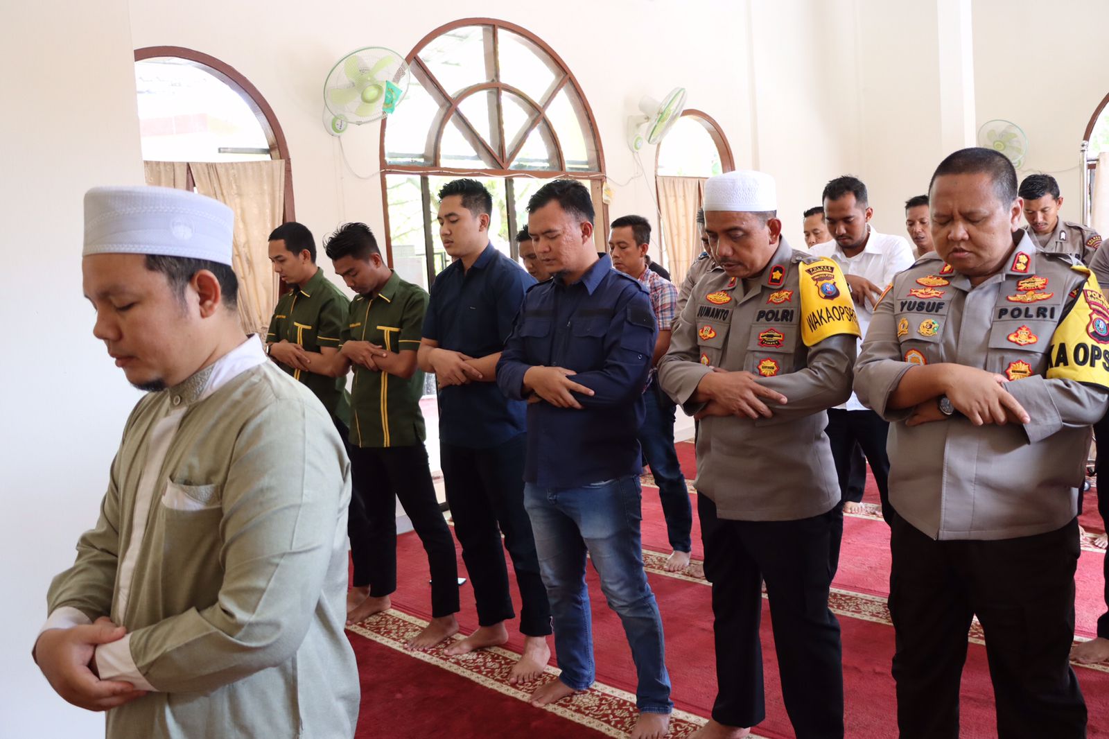 Polres Tanjungbalai Gelar Salat Gaib dan Doa Pasca Tragedi Kanjuruhan Malang