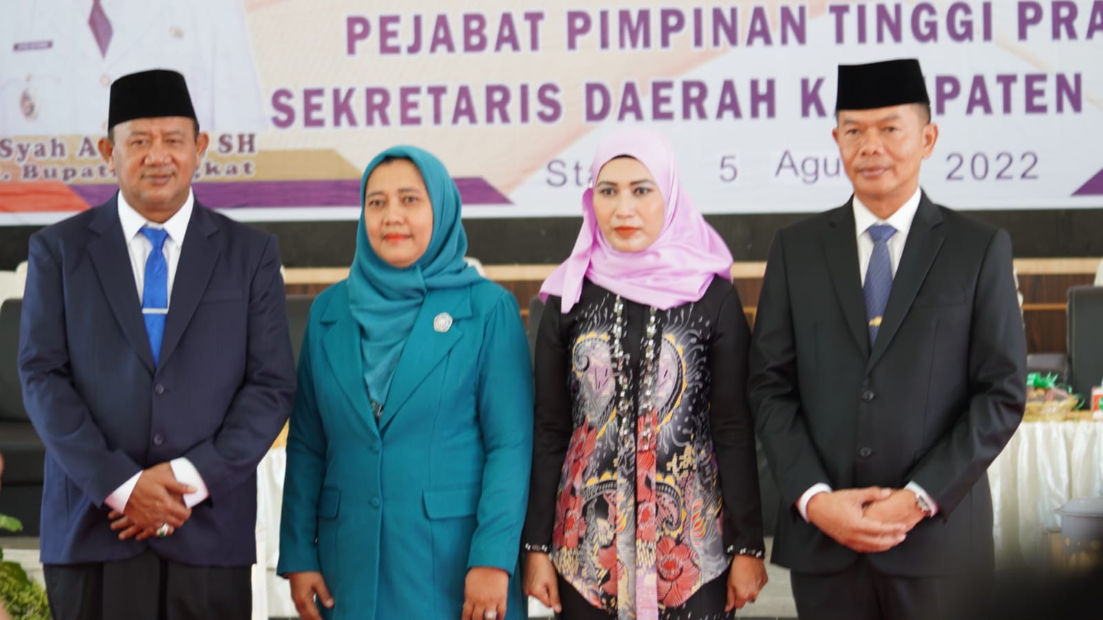 Syah Afandin Terima Penghargaan Nasional ‘Dewi Sartika Award’ dari Kemendikbud