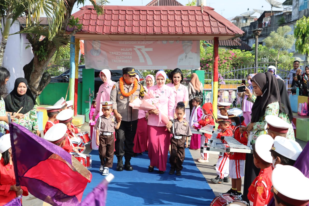 Kapolres Tanjungbalai & Ketua Bhayangkari Tatap Muka Dengan Pengurus Dan Murid TK Yayasan Kemala Bhayangkari