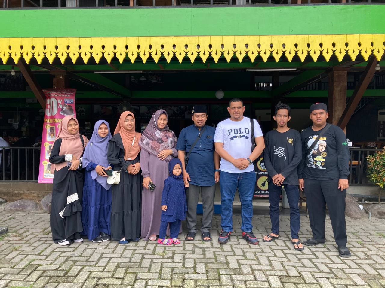 Said Assegaf,SH Berikan Apresiasi Kepada Lima Orang Putra Putri Terbaik Desa Pulau Banyak