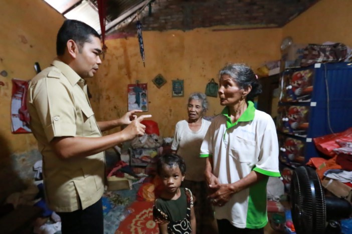 Diinfokan Lewat Medsos, Ihwan Ritonga Langsung Cek Kondisi 2 Wanita Tua Penghuni Rumah Kontrakan di Denai