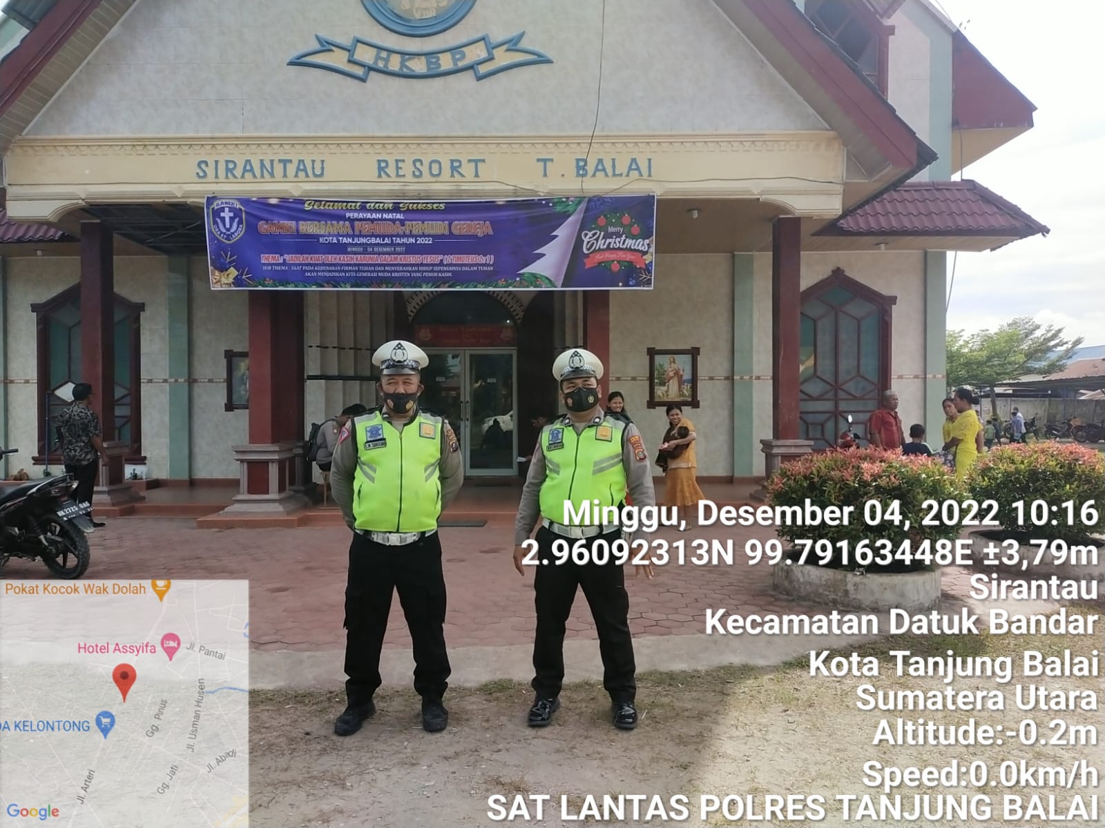 Satlantas Polres Tanjung Balai Laksanakan Pengamanan dan Pengaturan Lalulintas Di Depan Greja