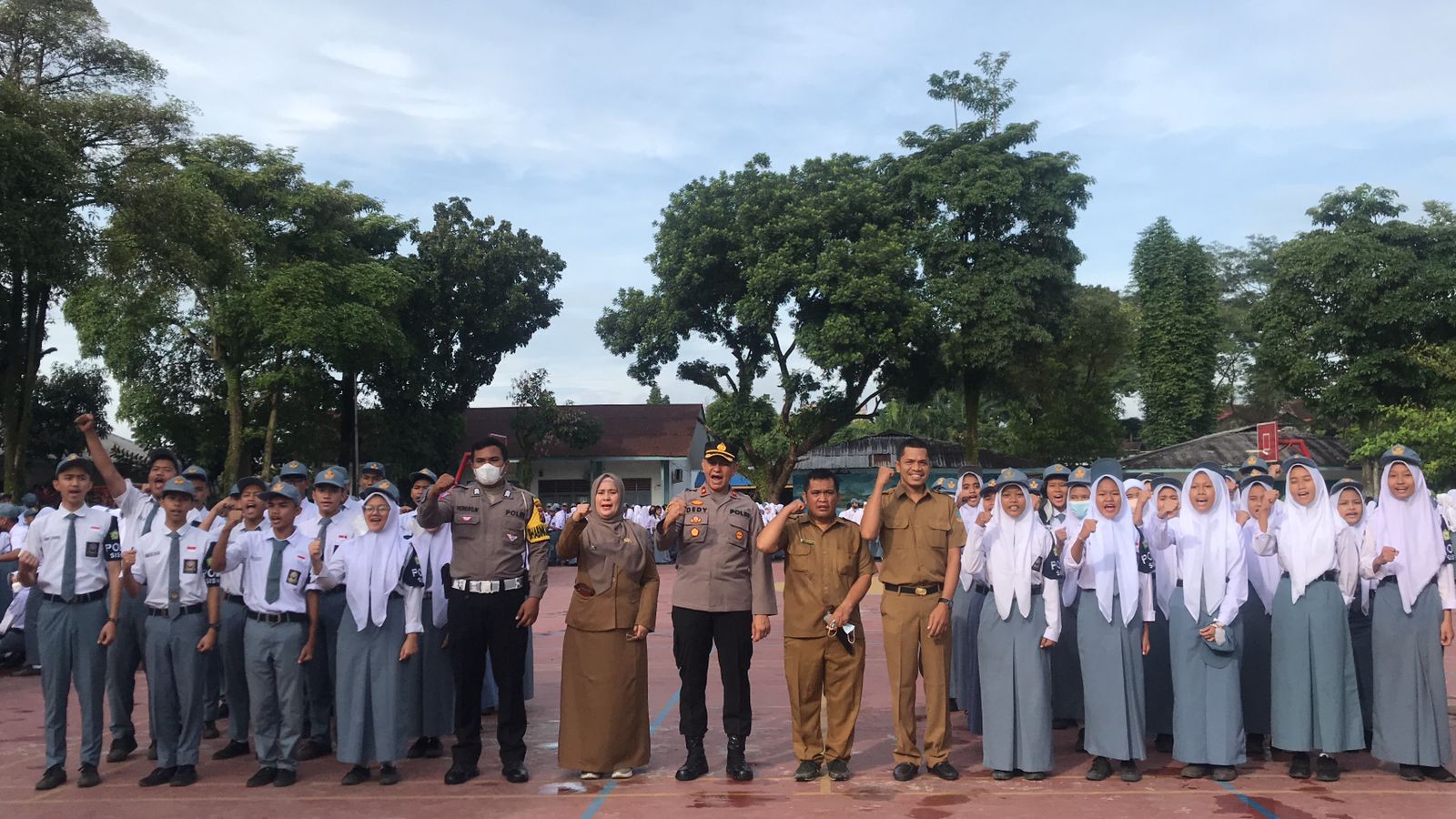 Kapolsek Delitua Imbau Siswa SMA Negeri 13 Jauhi Narkoba Dan Tawuran  