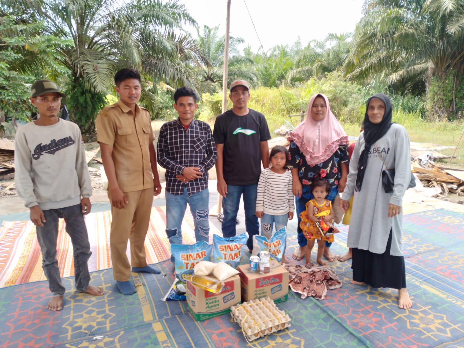 PPL Labuhanbatu Bantu Korban Angin Puting Beliung 