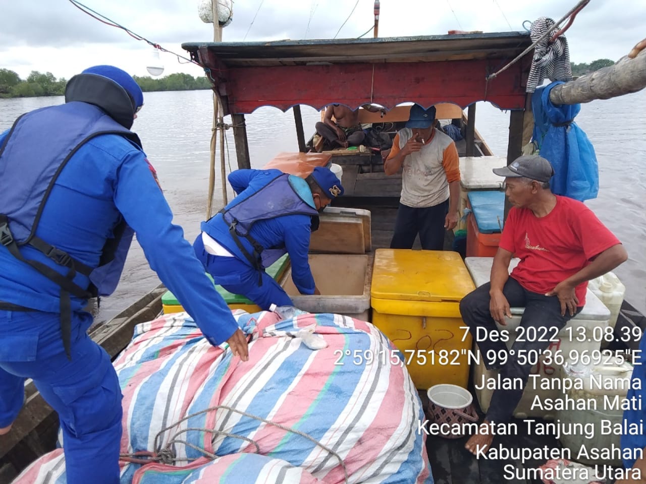 Sat Polairud Polres Tanjung Balai Kejar Kapal Tanpa Nama