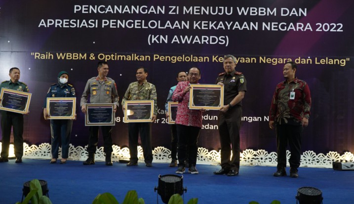 Kejati Sumut Kembali Terima Penghargaan Juara 1 Kategori Pengawasan dan Pengendalian yang Efektif