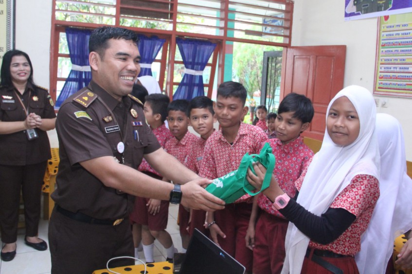 Kejati Sumut Kembali Terima Penghargaan Juara 1 Kategori Pengawasan dan Pengendalian yang Efektif